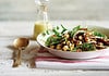 Quinoa Salat mit Kichererbsen, Pistazien und Datteln