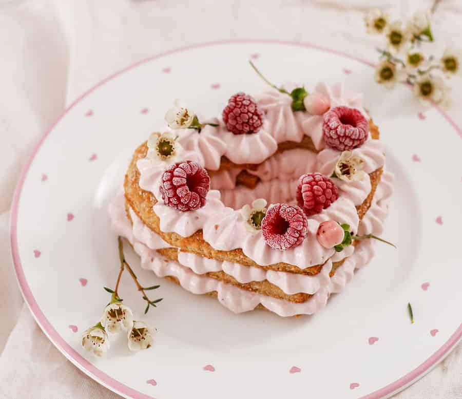 Kleine Torte In Herzform Zum Valentinstag Kreativliste