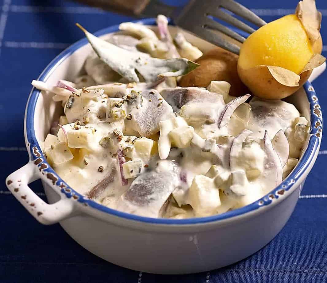 Matjes in Sahnesauce mit Äpfeln und Gurken Matjes in Sahnesauce mit Äpfeln und Gurken