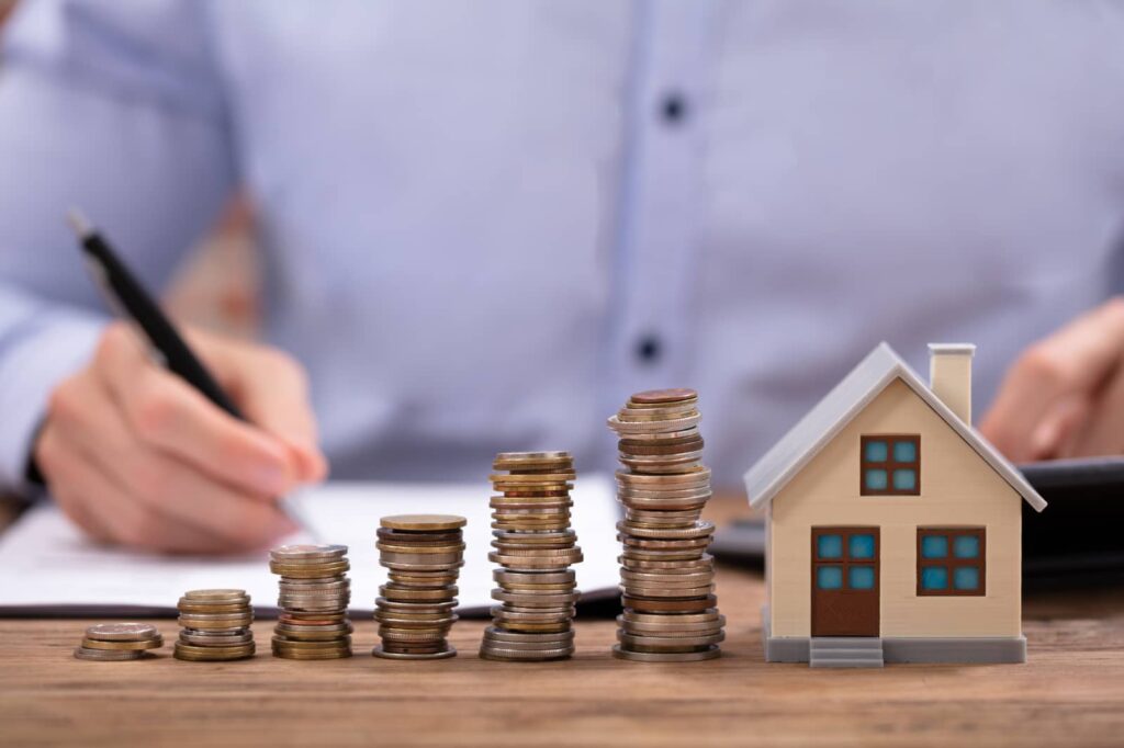 Wenn du einen Hauskauf finanzieren willst, solltest du eine ausführliche Planung der Kosten aufstellen