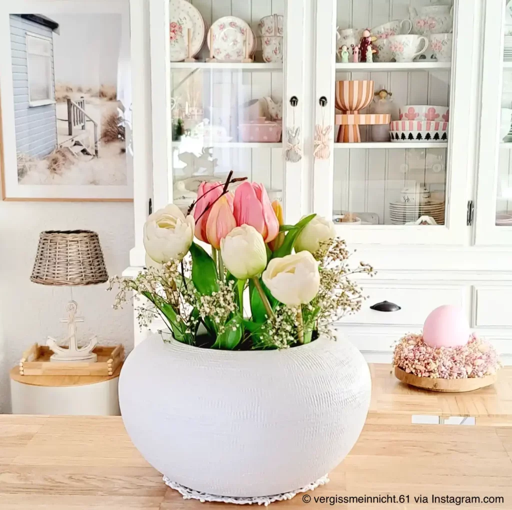 Große, bauchige Vasen machen dein Tulpen-Arrangement zum Blickfang